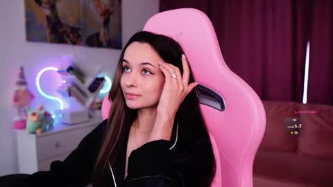 Snapshot of juicy___angel chatting on 09-15-25, 10:48 Angelina online show from 09-15-25, 10:48