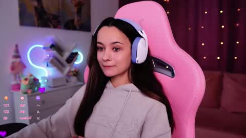 Snapshot of juicy___angel chatting on 09-17-25, 11:01 Angelina online show from 09-17-25, 11:01