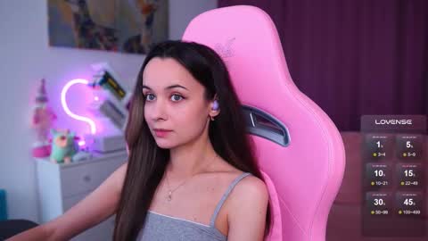 Snapshot of juicy___angel chatting on 10-23-25, 11:31 Angelina online show from 10-23-25, 11:31