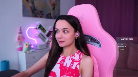 Snapshot of juicy___angel chatting on 10-24-25, 11:06 Angelina online show from 10-24-25, 11:06