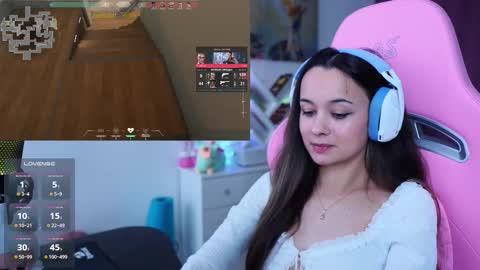 Snapshot of juicy___angel chatting on 11-18-25, 11:47 Angelina online show from 11-18-25, 11:47