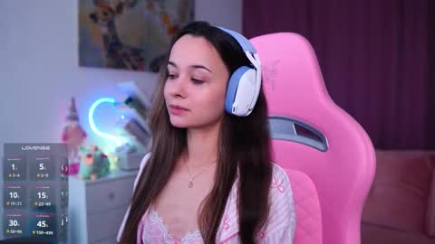 Snapshot of juicy___angel chatting on 11-19-25, 11:21 Angelina online show from 11-19-25, 11:21