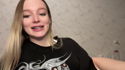 Snapshot of juicy_angels chatting on 01-09-25, 02:07 alexa online show from 01-09-25, 02:07