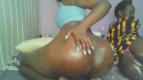 Snapshot of juicy_assgamma chatting on 10-12-25, 05:17 juicyass online show from 10-12-25, 05:17