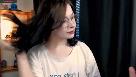 Snapshot of juicy_burrito chatting on 01-16-26, 07:56 Bella online show from 01-16-26, 07:56