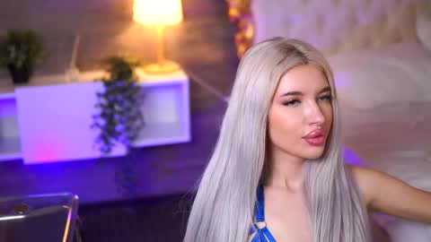 Snapshot of juicy_jessye chatting on 03-11-25, 03:16 Jessye online show from 03-11-25, 03:16