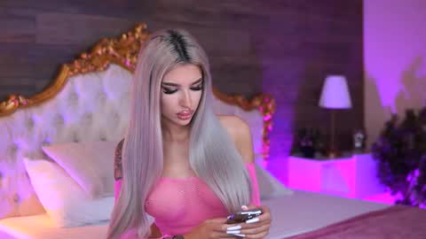 Snapshot of juicy_jessye chatting on 10-08-25, 07:44 Jessye online show from 10-08-25, 07:44