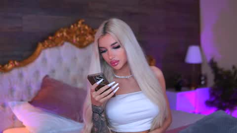 Snapshot of juicy_jessye chatting on 11-26-25, 09:05 Jessye online show from 11-26-25, 09:05