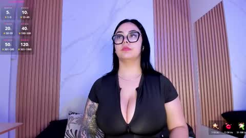 Snapshot of juicy_led_ chatting on 10-21-25, 11:11 Juicy online show from 10-21-25, 11:11