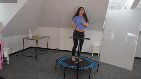 Snapshot of juicy_secrets_054 chatting on 03-10-26, 12:10 Elza online show from 03-10-26, 12:10