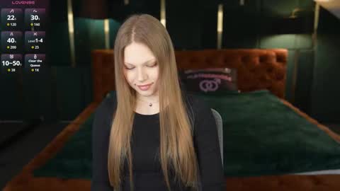 Snapshot of juicy_secrets_054 chatting on 03-11-26, 11:38 Elza online show from 03-11-26, 11:38