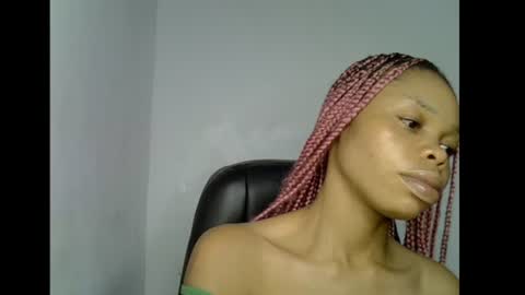 Snapshot of juicy_slut0 chatting on 07-10-26, 10:45 Champaign online show from 07-10-26, 10:45