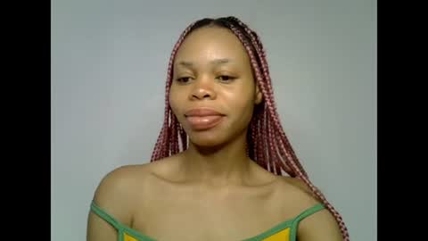 Snapshot of juicy_slut0 chatting on 07-19-26, 05:00 Champaign online show from 07-19-26, 05:00