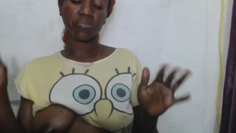 Snapshot of juicyberryx chatting on 05-26-26, 11:34 queen online show from 05-26-26, 11:34