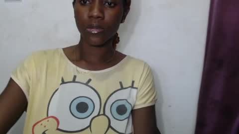 Snapshot of juicyberryx chatting on 05-31-26, 03:30 queen online show from 05-31-26, 03:30