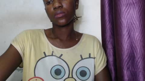 Snapshot of juicyberryx chatting on 06-30-26, 12:17 queen online show from 06-30-26, 12:17