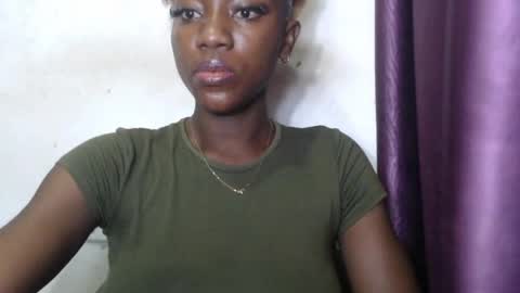 Snapshot of juicyberryx chatting on 07-03-26, 09:37 queen online show from 07-03-26, 09:37