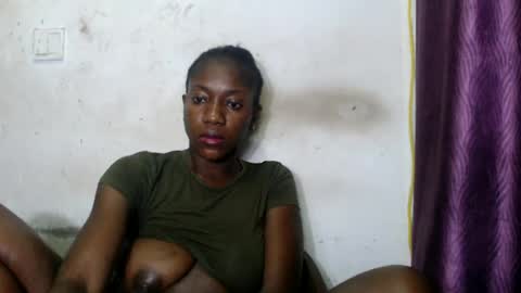 Snapshot of juicyberryx chatting on 07-11-26, 09:27 queen online show from 07-11-26, 09:27