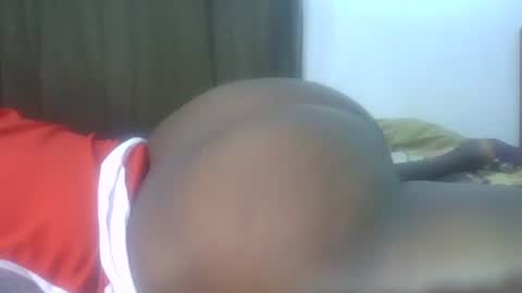 Snapshot of juicybooty_001 chatting on 12-01-24, 04:29 Sweetass online show from 12-01-24, 04:29