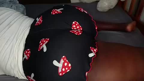 Snapshot of juicybooty_001 chatting on 10-14-25, 07:09 Sweetass online show from 10-14-25, 07:09