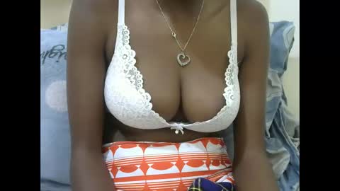 Snapshot of juicyebonitaa chatting on 11-24-25, 07:02 juicyebonitaa online show from 11-24-25, 07:02