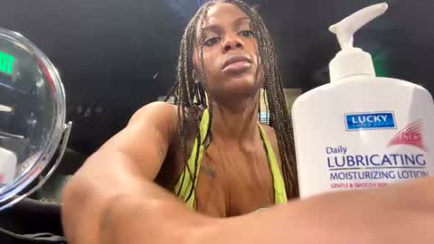 JuicyExotic online show from 01-31-25, 04:03