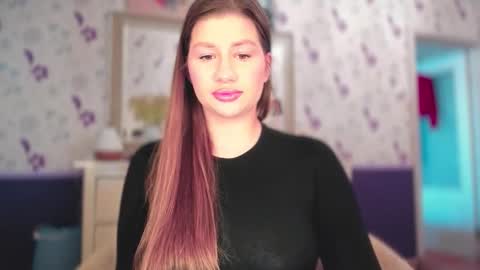 Snapshot of juicyhelenx chatting on 09-24-25, 11:02 Elena online show from 09-24-25, 11:02