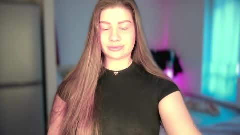 Snapshot of juicyhelenx chatting on 04-24-26, 04:31 Elena online show from 04-24-26, 04:31