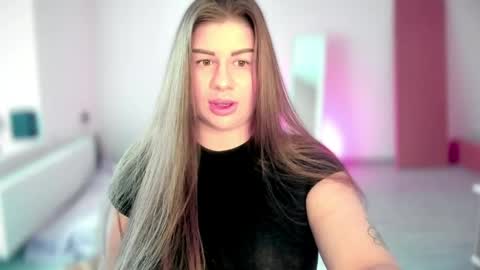 Snapshot of juicyhelenx chatting on 05-17-26, 03:41 Elena online show from 05-17-26, 03:41