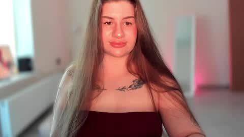 Snapshot of juicyhelenx chatting on 05-19-26, 03:29 Elena online show from 05-19-26, 03:29