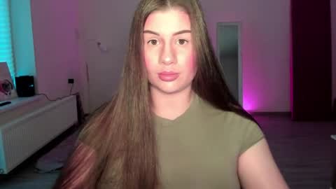 Snapshot of juicyhelenx chatting on 05-21-26, 06:15 Elena online show from 05-21-26, 06:15