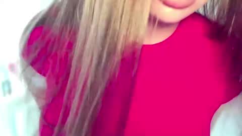 Snapshot of juicyhelenx chatting on 06-11-26, 02:26 Elena online show from 06-11-26, 02:26