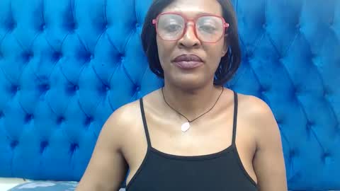 Snapshot of juicykayxxx chatting on 03-11-26, 04:18 Miss Kay online show from 03-11-26, 04:18