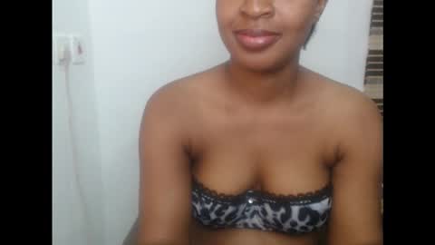 Snapshot of juicykinkx chatting on 10-12-25, 12:26 juicykinkx online show from 10-12-25, 12:26