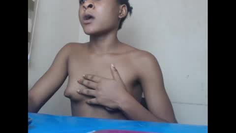 juicynwetx online show from 03-10-25, 04:17