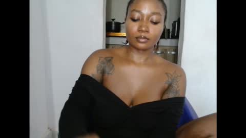 juicyxpink online show from 11-28-25, 12:57