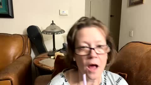 JuJuKitty online show from 10-18-25, 04:59