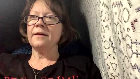 JuJuKitty online show from 10-22-25, 04:24