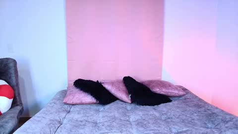 Jules and Gia online show from 11-24-25, 09:20