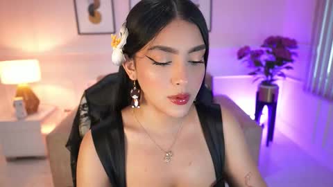 Jules Bennett online show from 12-05-25, 11:30