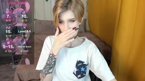 Snapshot of julescrown chatting on 01-10-25, 01:10 Jules online show from 01-10-25, 01:10