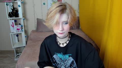 Snapshot of julescrown chatting on 01-15-25, 01:23 Jules online show from 01-15-25, 01:23