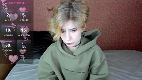 Snapshot of julescrown chatting on 01-23-25, 01:30 Jules online show from 01-23-25, 01:30