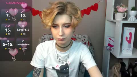 Snapshot of julescrown chatting on 02-17-25, 01:04 Jules online show from 02-17-25, 01:04