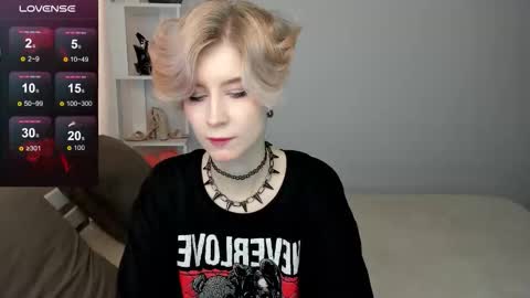 Snapshot of julescrown chatting on 09-11-25, 01:06 Jules online show from 09-11-25, 01:06