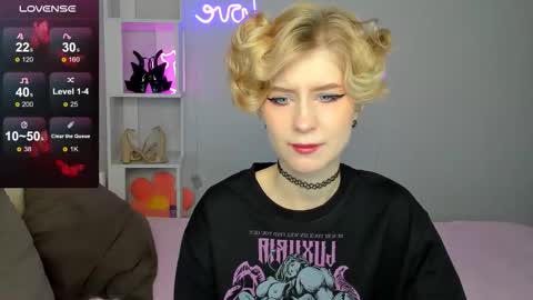 Snapshot of julescrown chatting on 10-03-25, 12:40 Jules online show from 10-03-25, 12:40