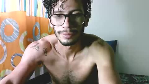 Snapshot of julfigo chatting on 12-15-24, 02:59 Julfigo online show from 12-15-24, 02:59