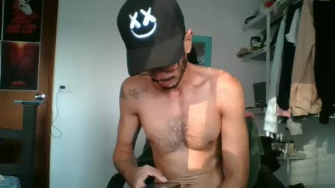 Snapshot of julfigo chatting on 12-18-24, 12:07 Julfigo online show from 12-18-24, 12:07