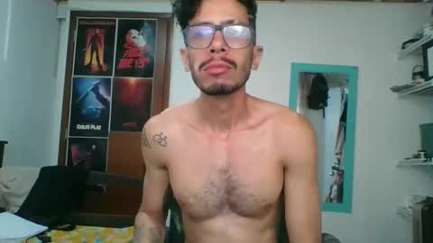 Snapshot of julfigo chatting on 12-24-24, 12:00 Julfigo online show from 12-24-24, 12:00