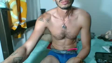 Snapshot of julfigo chatting on 01-03-25, 11:01 Julfigo online show from 01-03-25, 11:01